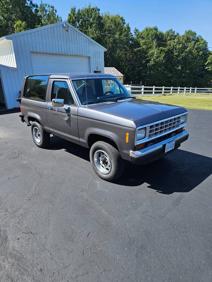 Ford-bronco-ii-xlt-1988-grey-1