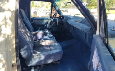 Ford-bronco-sport-1988-white-19