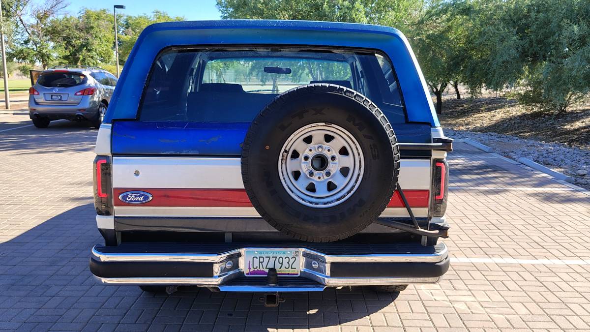 Ford-bronco-sport-1988-white-2