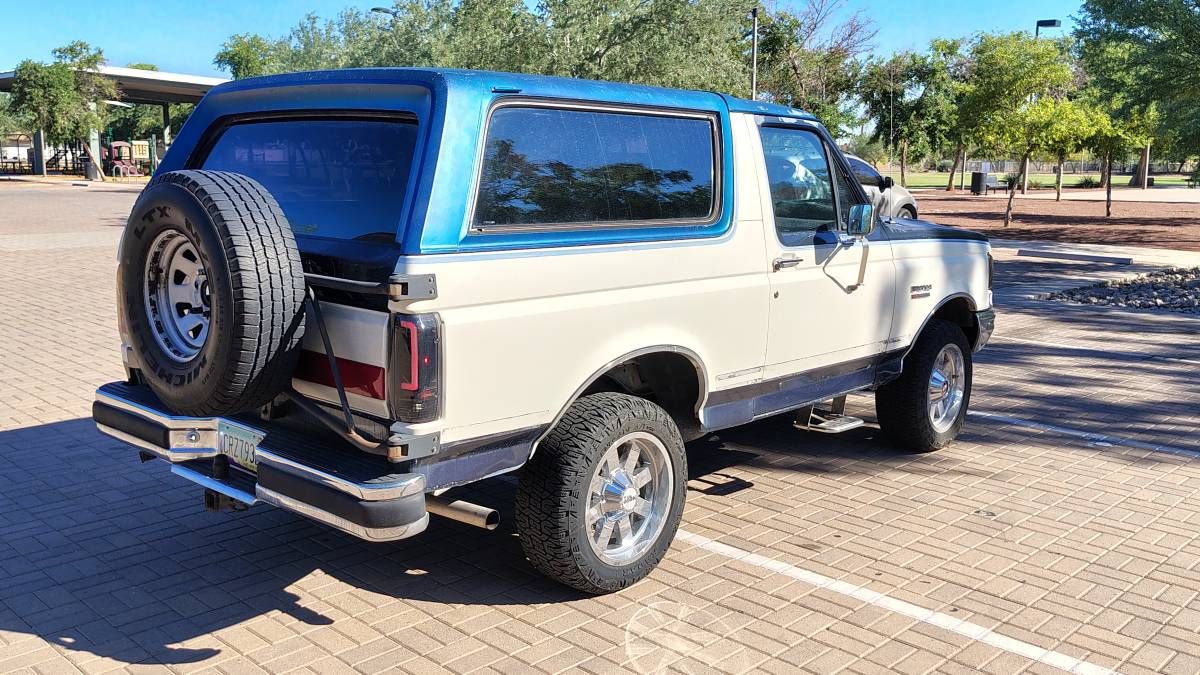 Ford-bronco-sport-1988-white-3