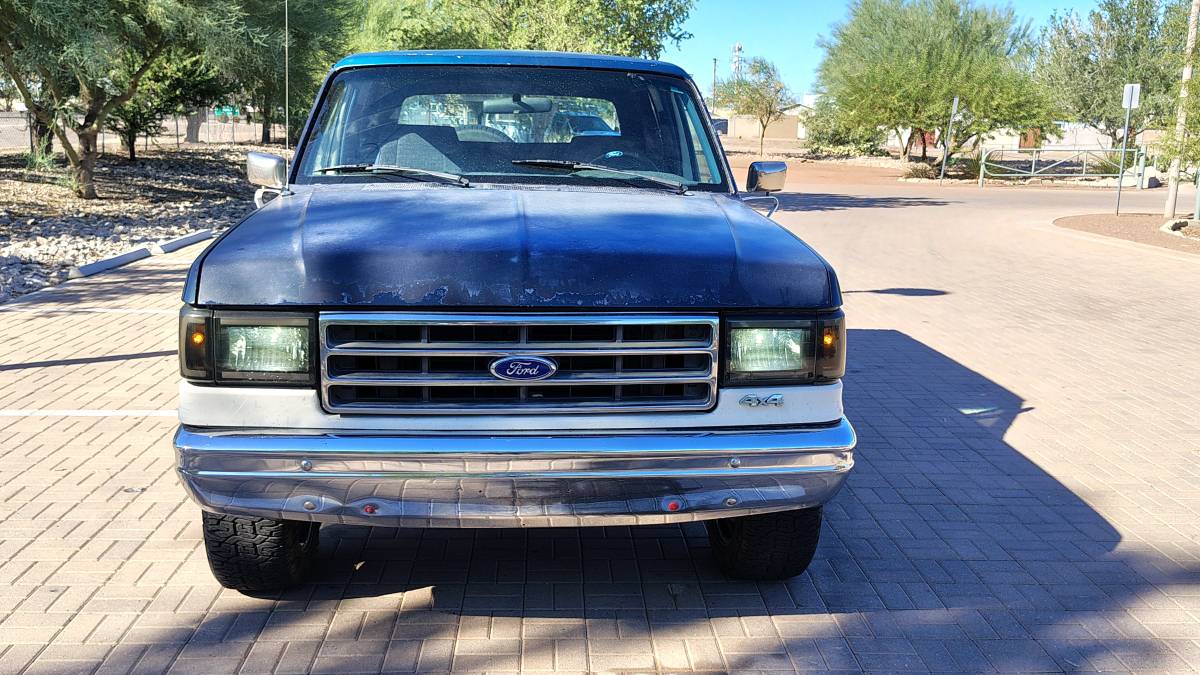 Ford-bronco-sport-1988-white-4