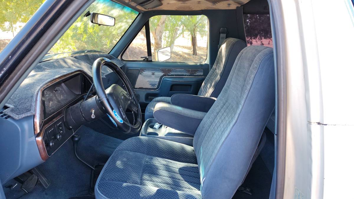 Ford-bronco-sport-1988-white-5