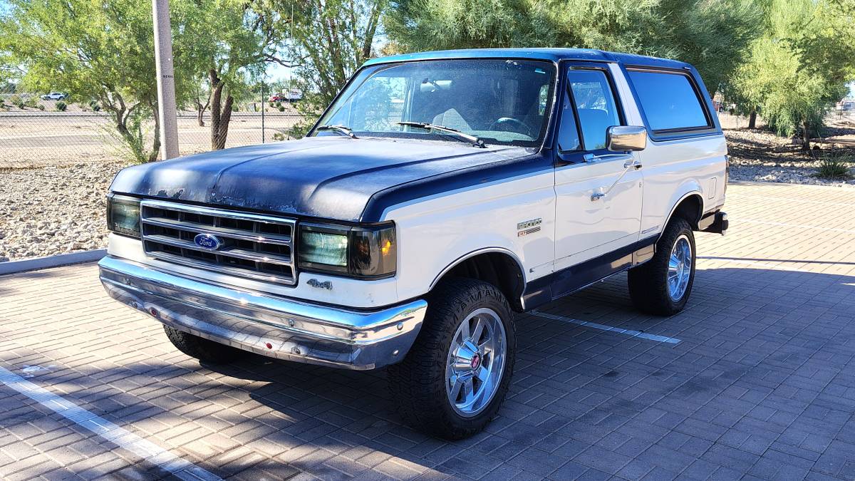 Ford-bronco-sport-1988-white