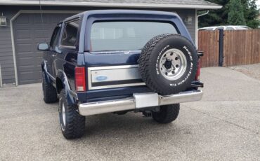 Ford-bronco-xlt-1984-blue-1