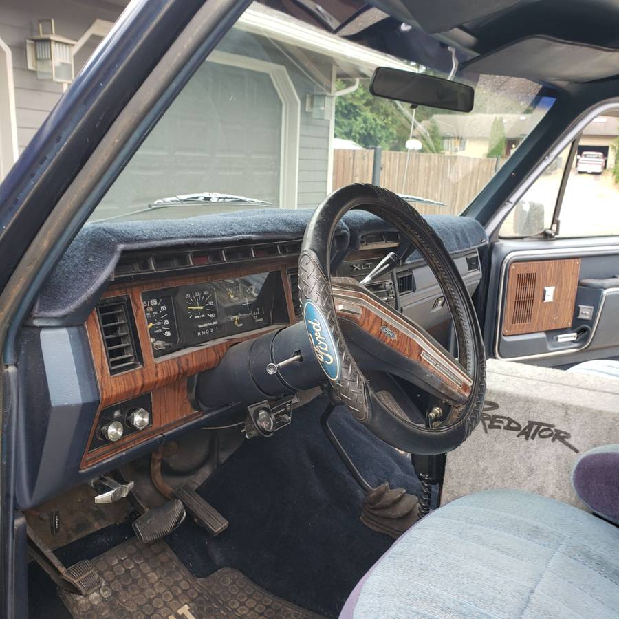 Ford-bronco-xlt-1984-blue-2