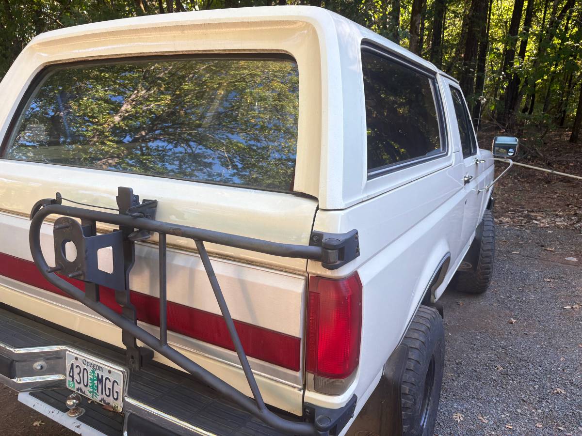 Ford-bronco-xlt-1990-white-6