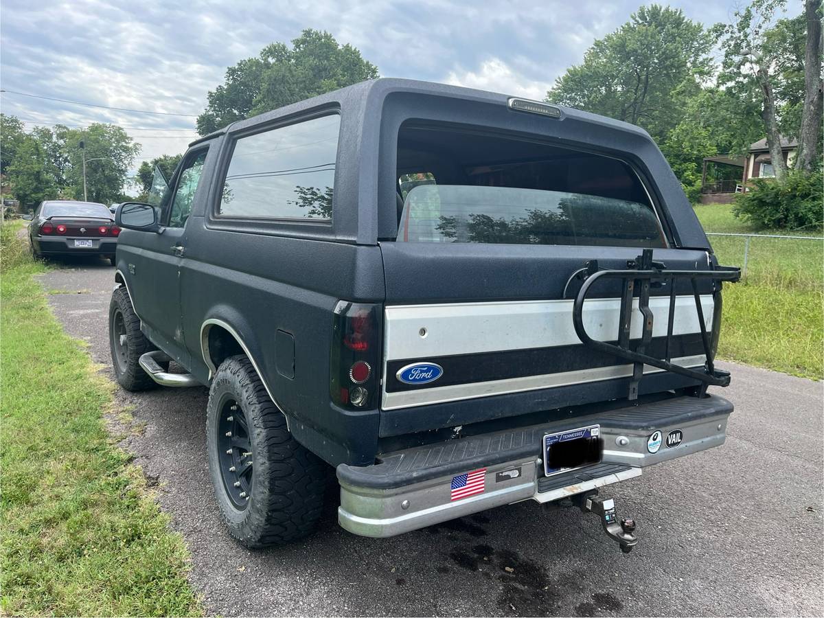 Ford-bronco-xlt-1995-black-2