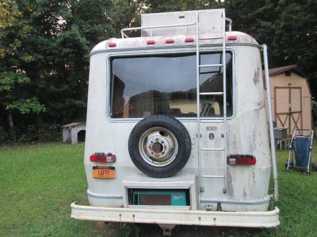 Ford-chateau-camper-special-motorhome-1977-white