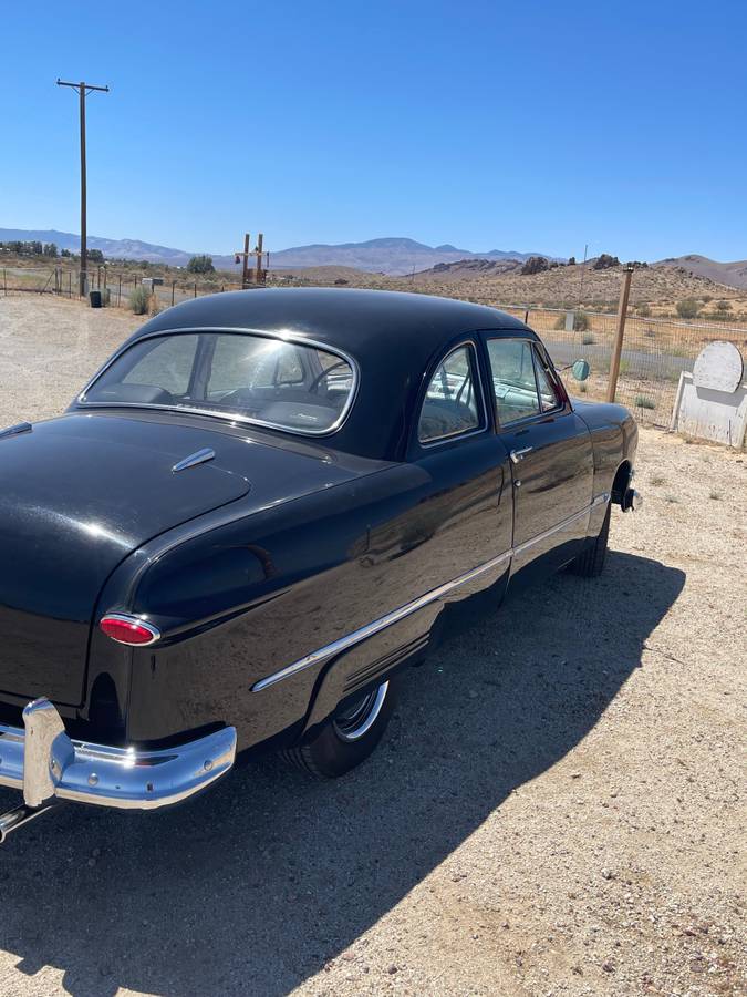 Ford-club-coupe-custom-1950-black-12