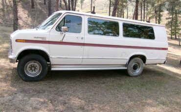 Ford-club-van-1987-white