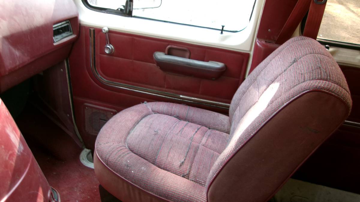 Ford-club-van-1987-white-8