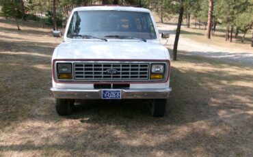 Ford-club-van-1987-white-9
