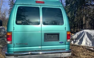Ford-club-wagon-1994-green-1