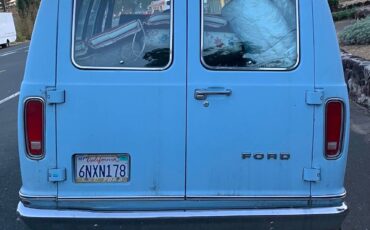 Ford-club-wagon-xlt-1982-blue-2