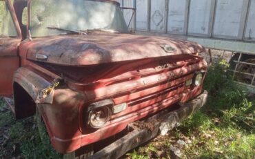 Ford-commercial-f-600-super-duty-1966-red-10