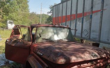 Ford-commercial-f-600-super-duty-1966-red-11