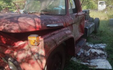 Ford-commercial-f-600-super-duty-1966-red-14