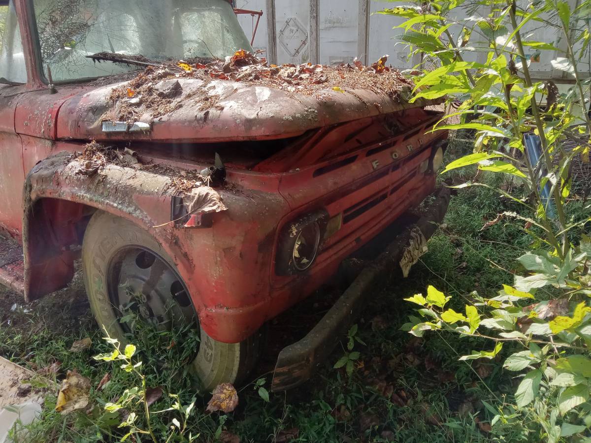 Ford-commercial-f-600-super-duty-1966-red-2