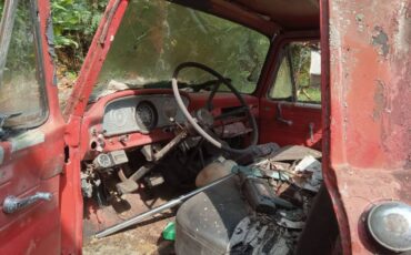 Ford-commercial-f-600-super-duty-1966-red-4
