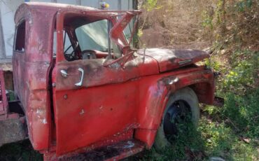 Ford-commercial-f-600-super-duty-1966-red-9