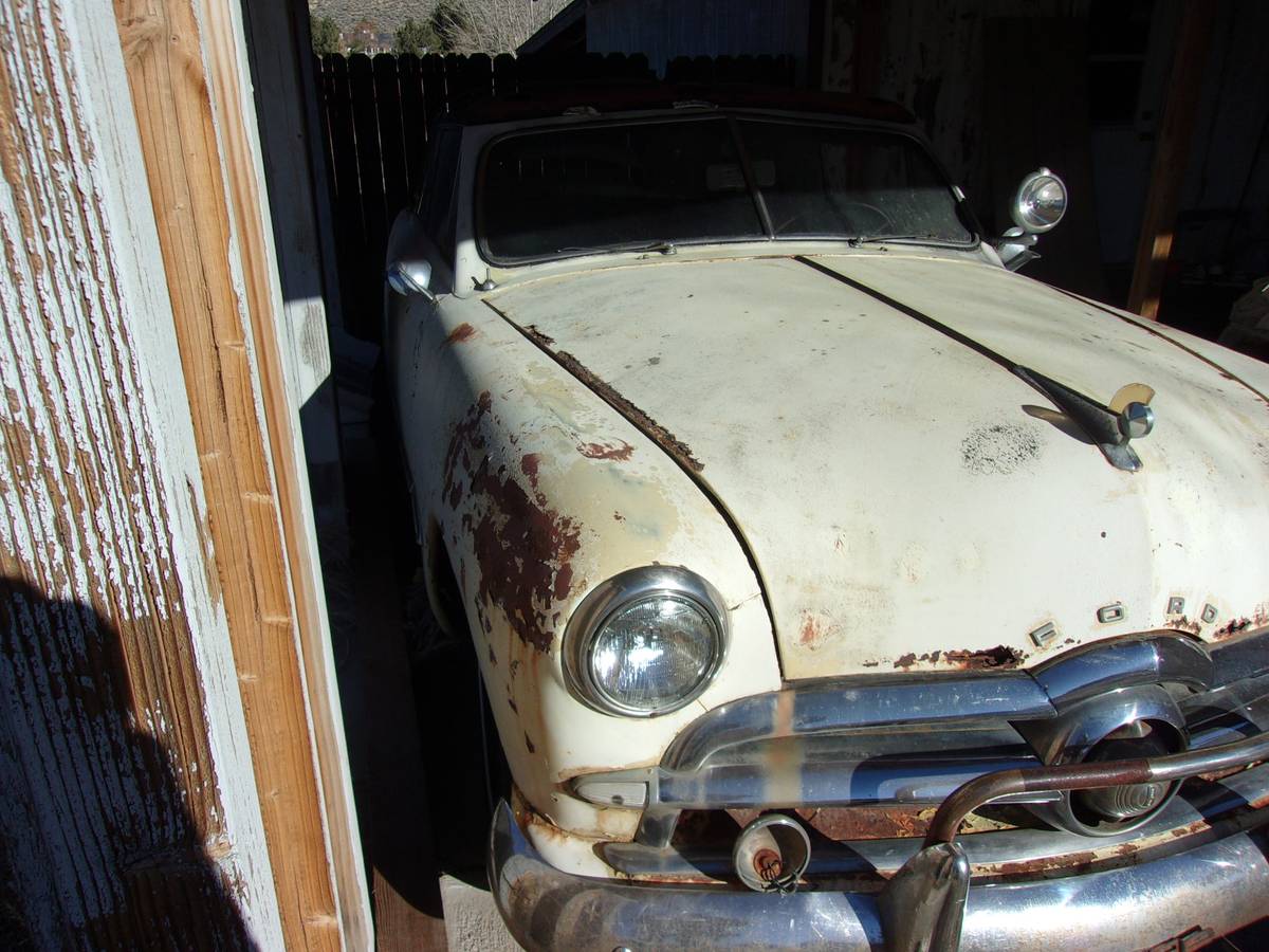 Ford-convertible-1949-yellow-8