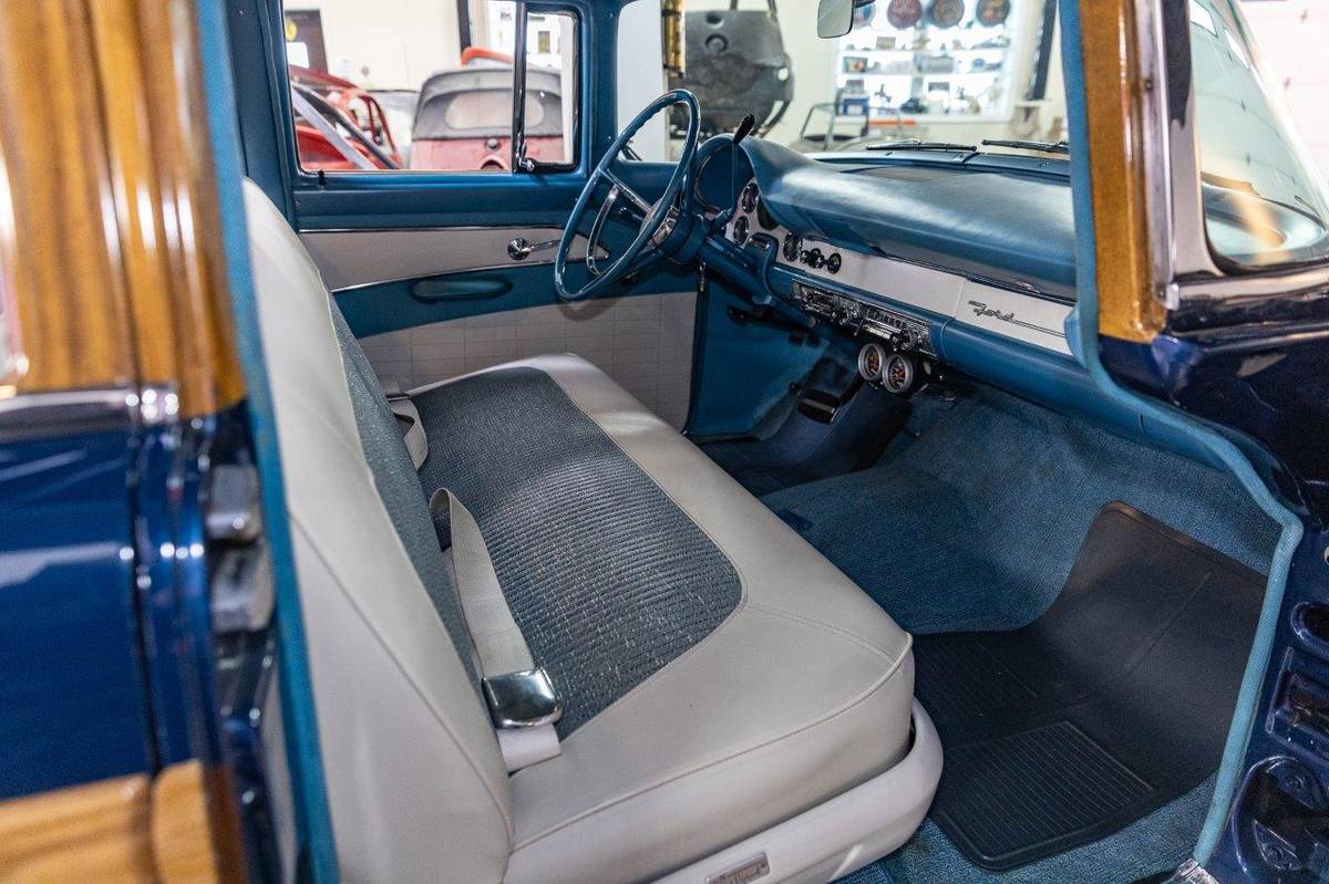Ford-country-squire-1956-blue-5