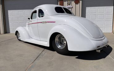 Ford-coupe-1937-white-19