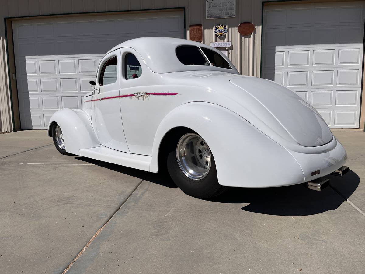 Ford-coupe-1937-white-19