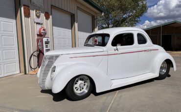 Ford-coupe-1937-white
