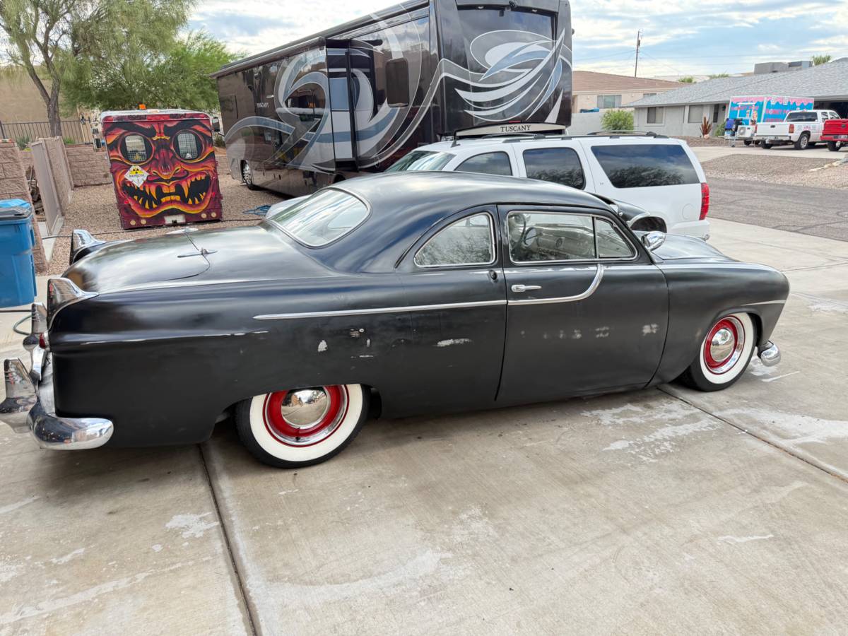 Ford-coupe-1949-black-15