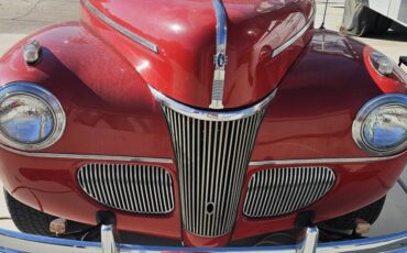 Ford-coupe-2dr-deluxe-1941-red-1