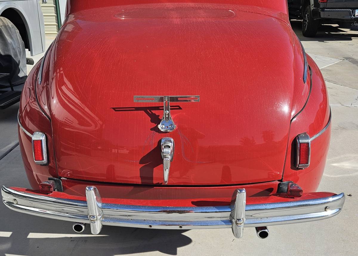 Ford-coupe-2dr-deluxe-1941-red-3