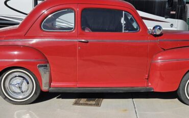 Ford-coupe-2dr-deluxe-1941-red