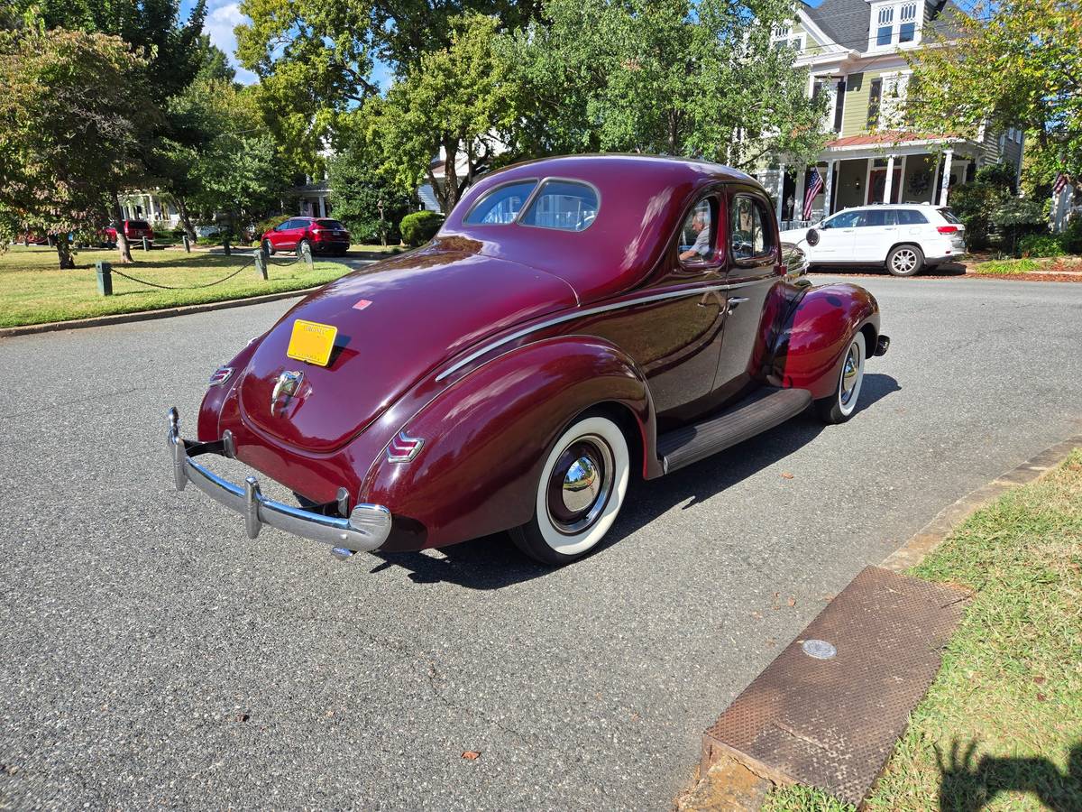 Ford-coupe-deluxe-1940-1