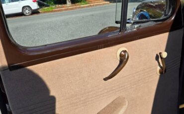 Ford-coupe-deluxe-1940-10