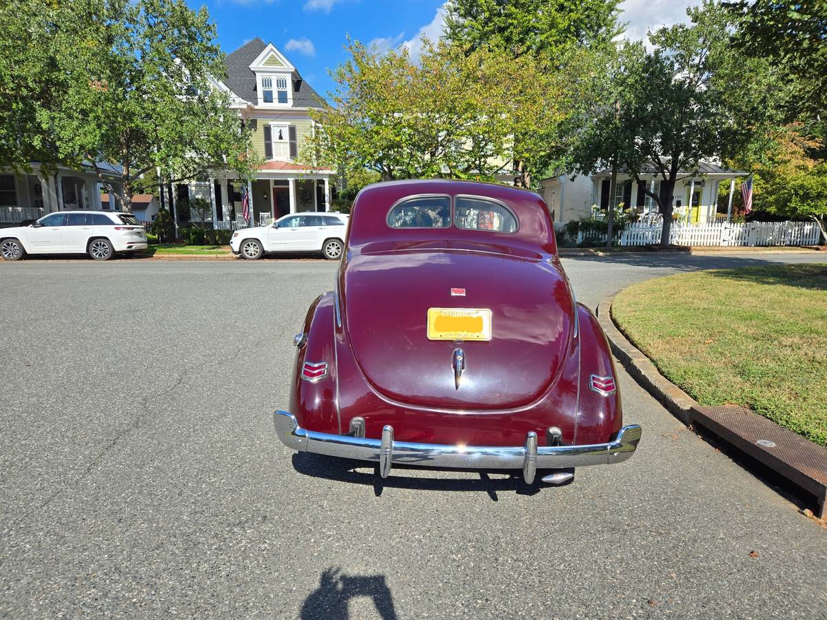 Ford-coupe-deluxe-1940-2