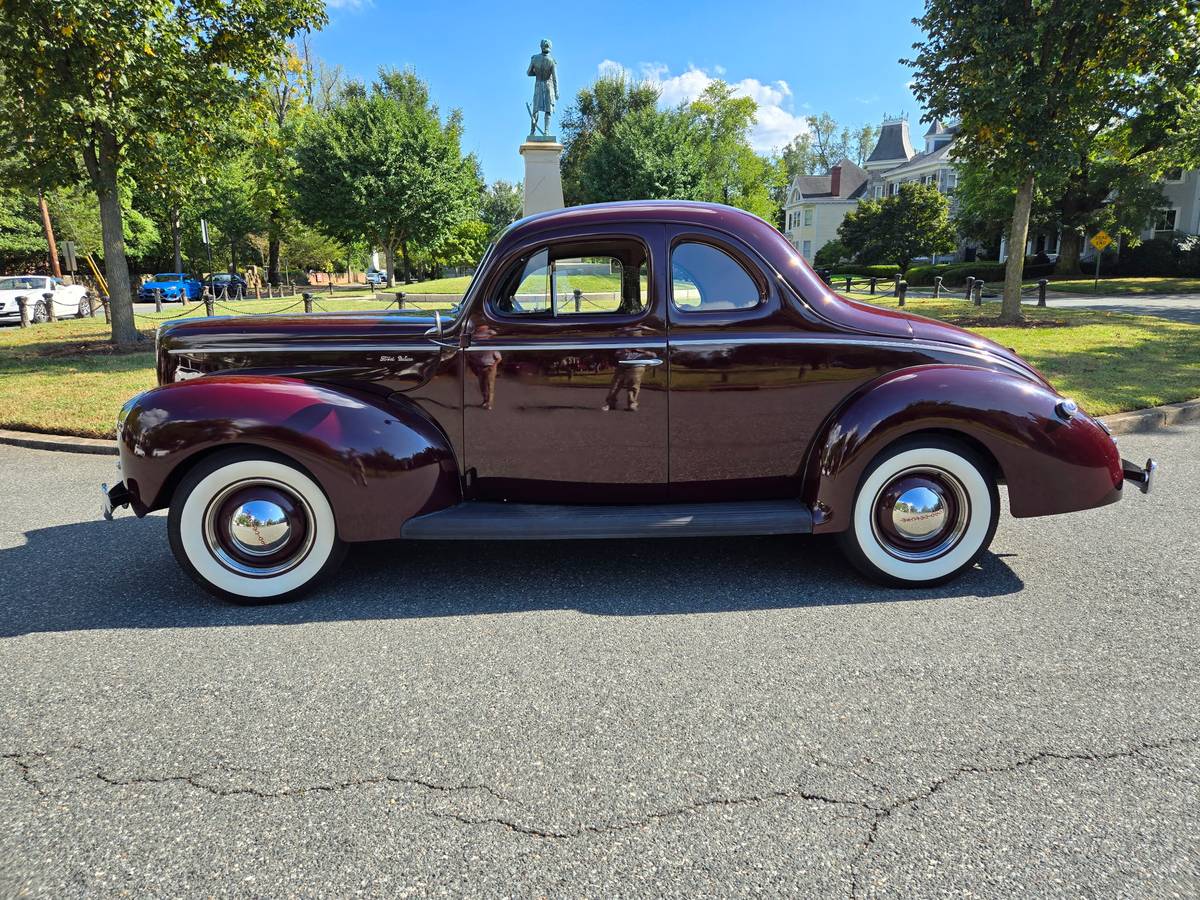 Ford-coupe-deluxe-1940-4
