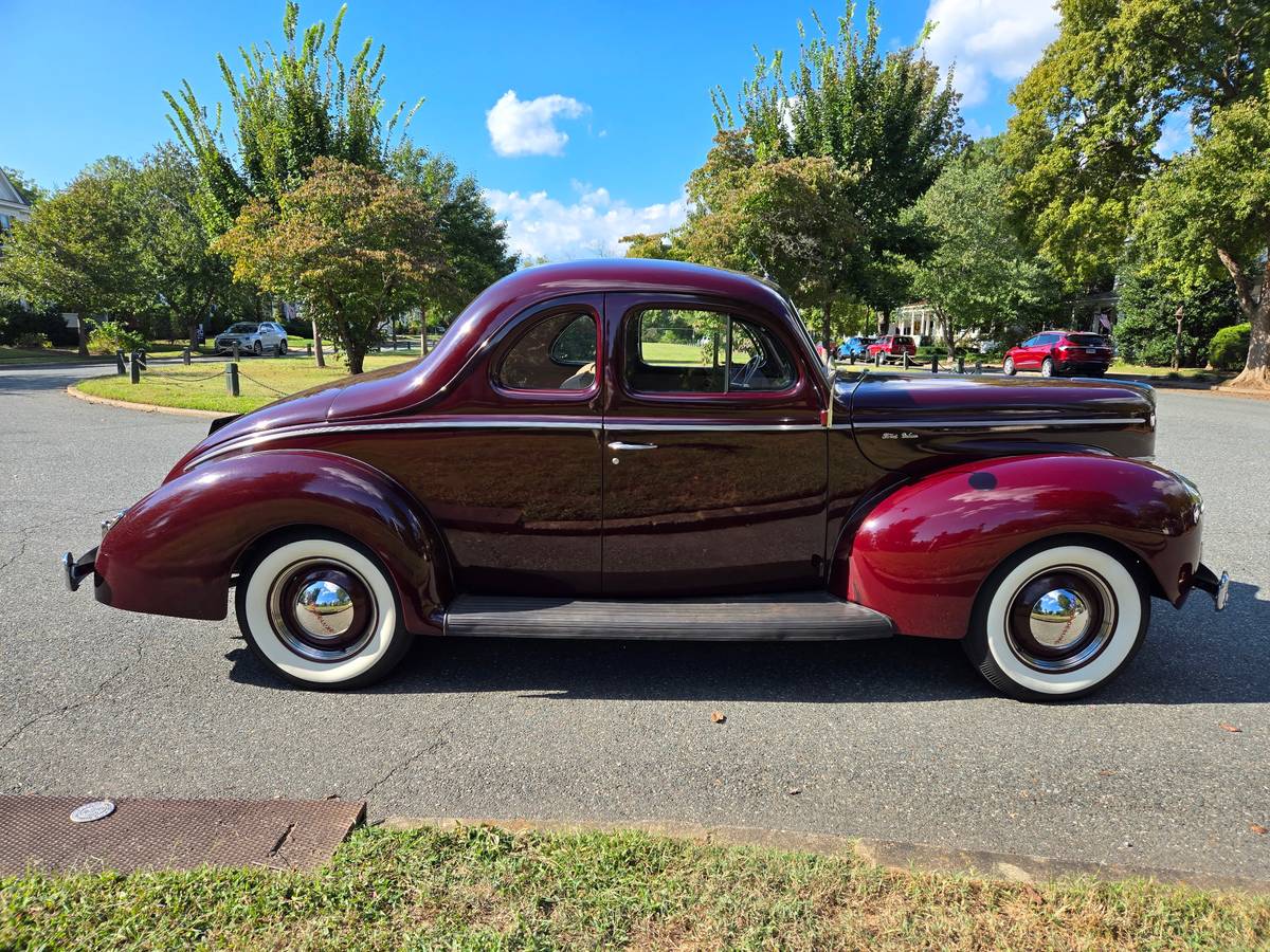 Ford-coupe-deluxe-1940-7