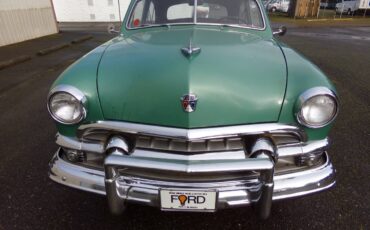 Ford-crestline-1951-green-1