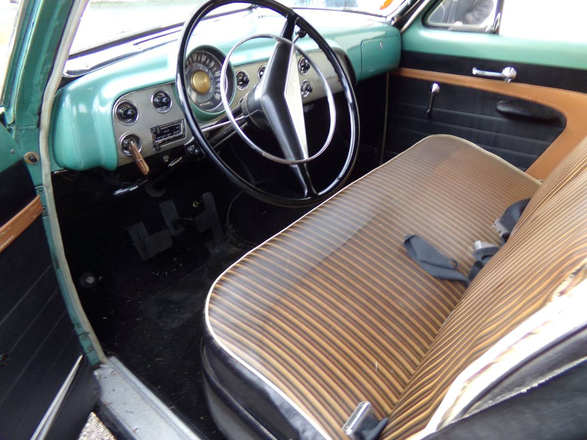 Ford-crestline-1951-green-11