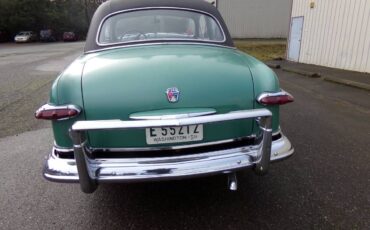 Ford-crestline-1951-green-4
