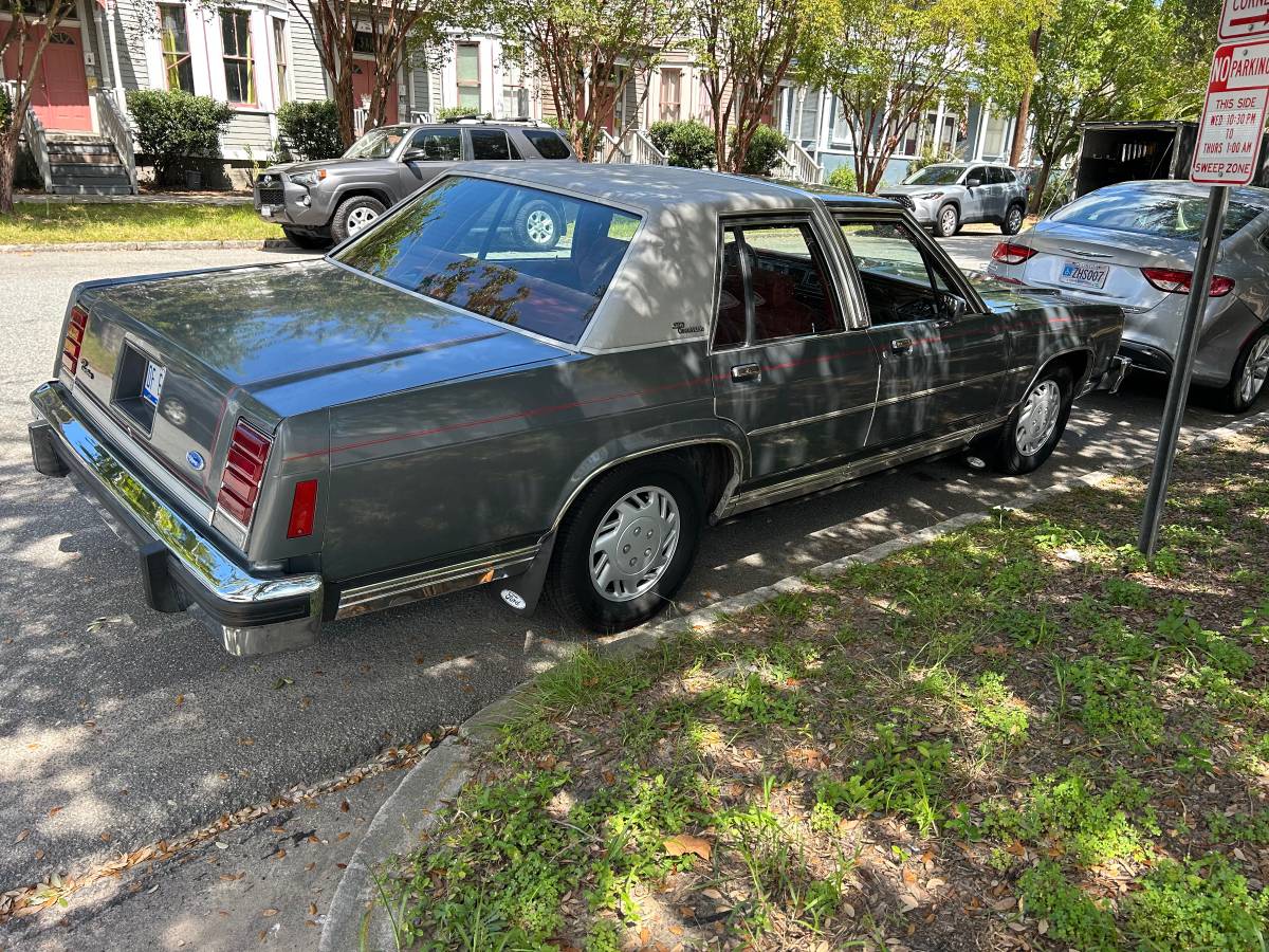 Ford-crown-vic-1987-grey-2