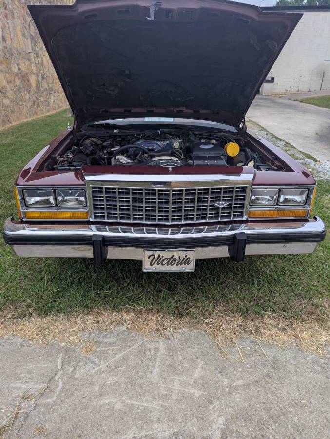 Ford-crown-victoria-1987-1