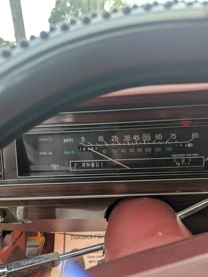 Ford-crown-victoria-1987-13
