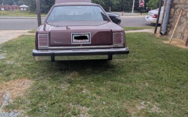 Ford-crown-victoria-1987-3