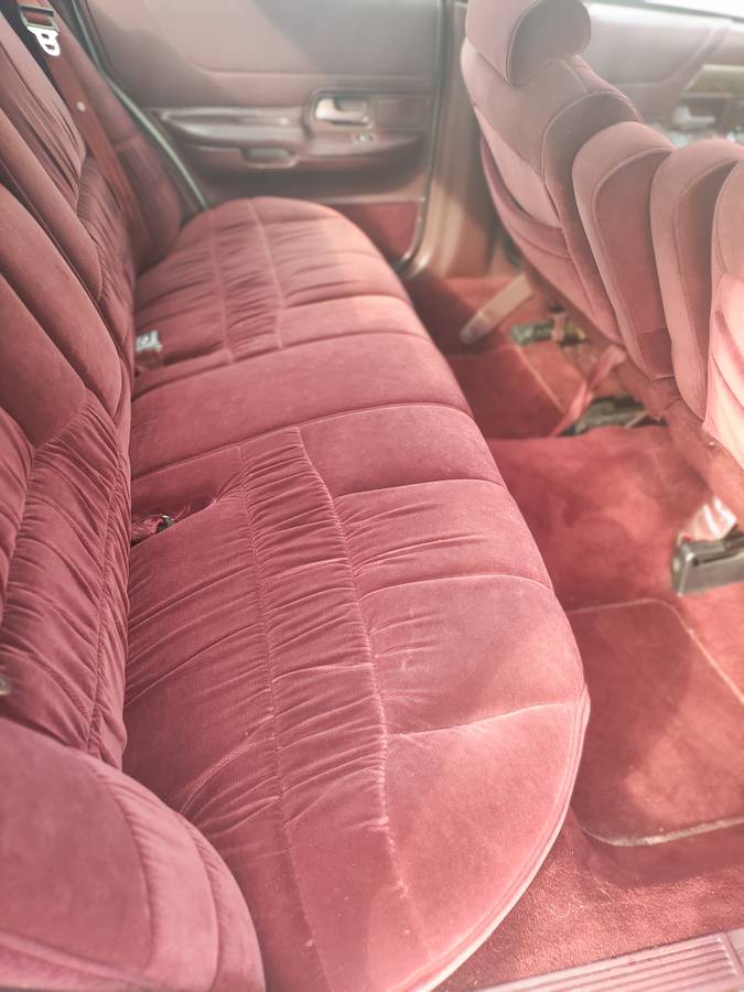 Ford-crown-victoria-1994-blue-5