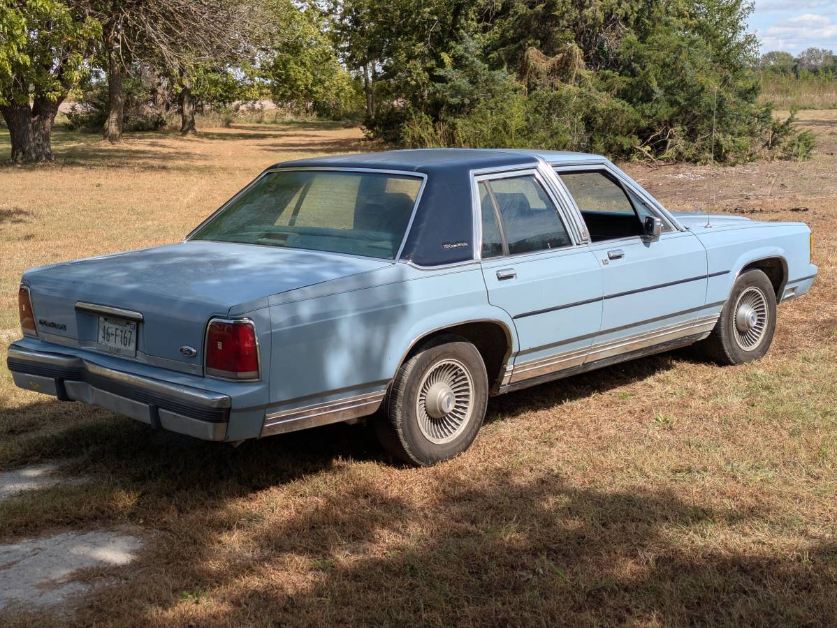 Ford-crown-victoria-ltd-crown-victoria-lx-1988-1