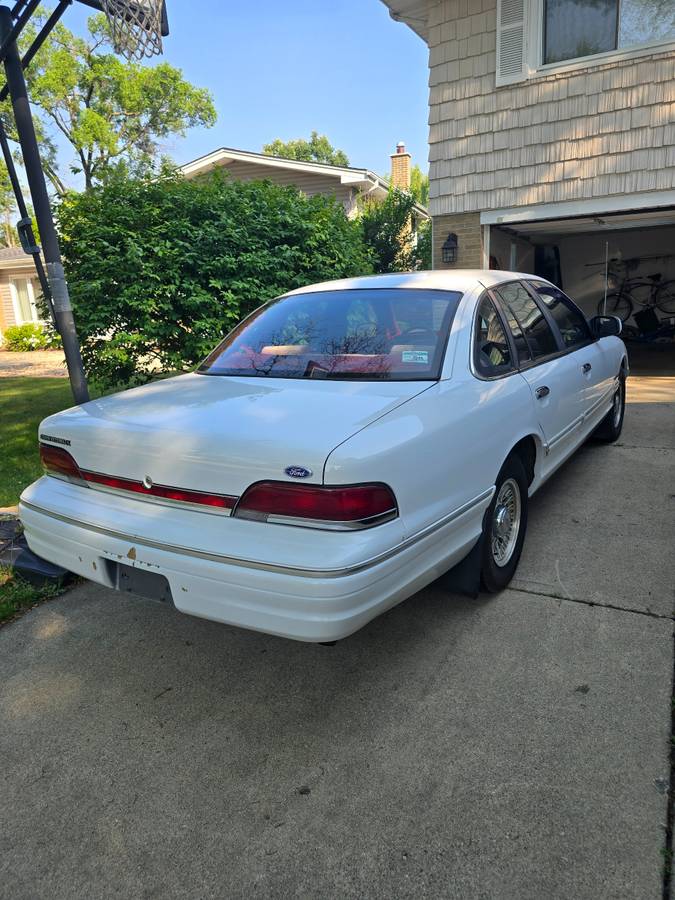 Ford-crown-victoria-lx-1993-1