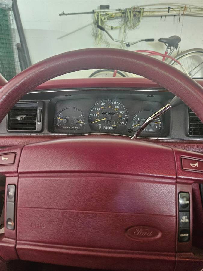 Ford-crown-victoria-lx-1993-4
