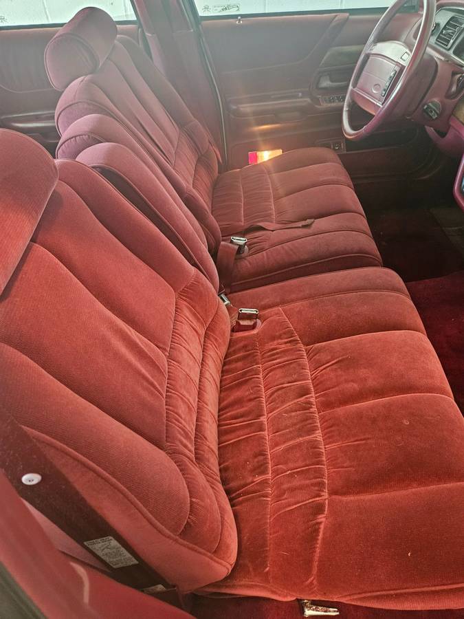 Ford-crown-victoria-lx-1993-5